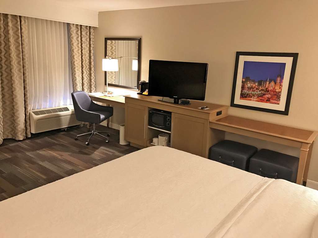 Hampton Inn By Hilton פורט סמית' חדר תמונה