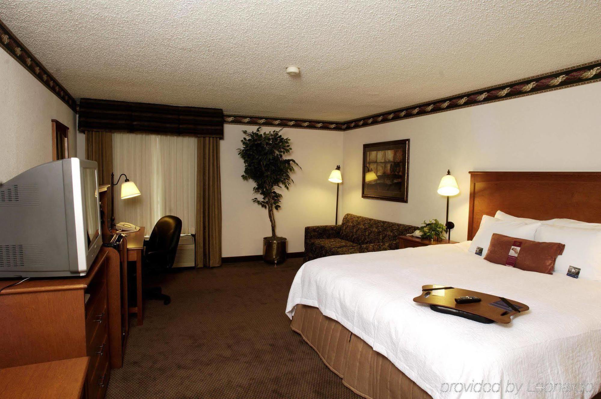 Hampton Inn By Hilton פורט סמית' חדר תמונה